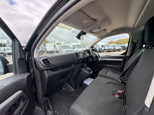 Citroen Dispatch Crew Cab AUTO MWB L2H1 Low Roof Driver 3100 Air Con EURO 6 14