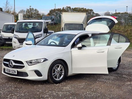Mercedes-Benz A Class 1.5 A180d SE (Executive) Hatchback 5dr Diesel 7G-DCT Euro 6 (s/s) (116 ps) 9