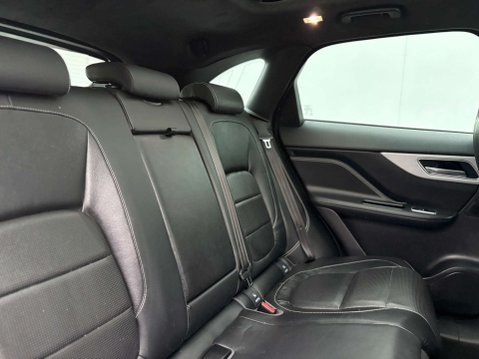 Jaguar F-Pace 2.0 F-Pace R-Sport AWD D Auto 4WD 5dr 31