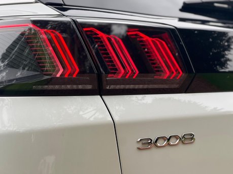 Peugeot 3008 S/S GT PREMIUM 29