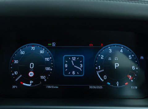 Land Rover Defender 90 V8 P525 URBAN 21