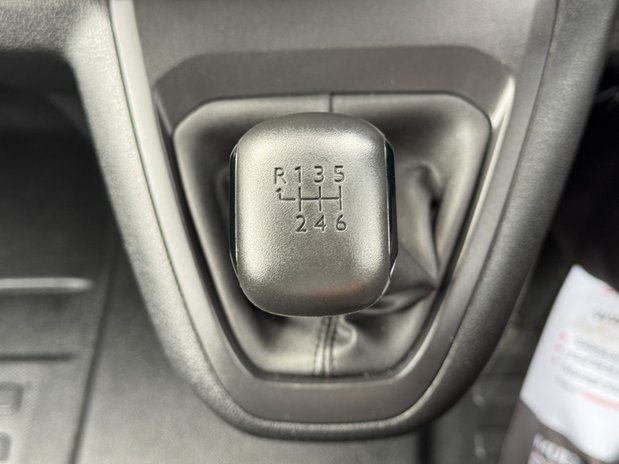 Vauxhall Vivaro LWB L2H1 Low Roof Prime 2900 Cruise Sensors EURO 6 33