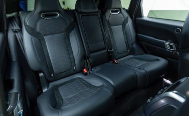 Land Rover Range Rover Sport SVR Urban 16