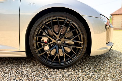 Audi R8 5.2 FSI V10 Plus S Tronic quattro Euro 6 (s/s) 2dr 14