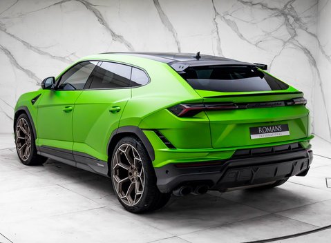 Lamborghini Urus PERFORMANTE 10