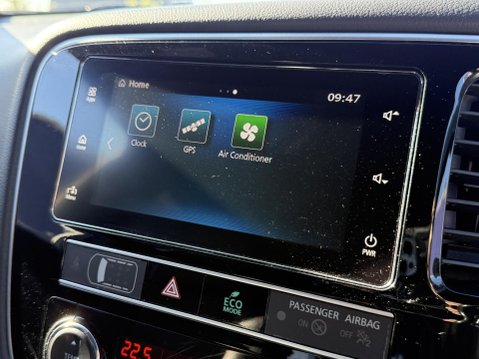 Mitsubishi Outlander 2.4h TwinMotor 13.8kWh 4h SUV 5dr Petrol Plug-in Hybrid CVT 4WD Euro 6 (s/s 41