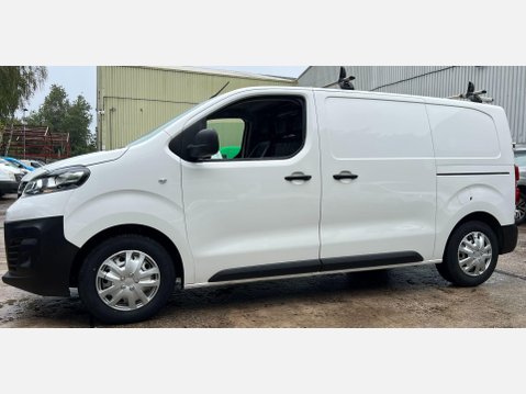 Vauxhall Vivaro 1.5 Turbo D 2700 Dynamic Panel Van 6dr Diesel Manual L1 H1 Euro 6 (s/s) (10 18