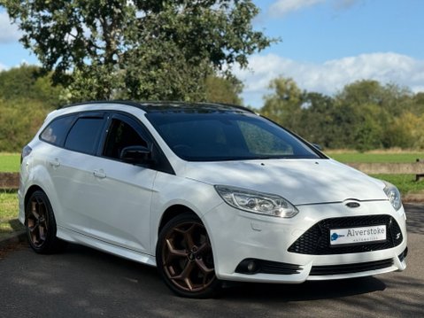 Ford Focus 2.0T EcoBoost ST-3 Euro 5 (s/s) 5dr 1