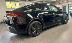 Tesla Model Y PREMIUM LONG RANGE AWD Diamond Black GROK AI Heated & Vented Seats 1 Owner 6