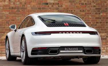 Porsche 911 Carrera (992) 3