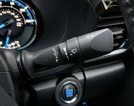 Toyota Hilux 2.8 HI-Luxury Invincible X D-4D 4WD Double Cab Auto 4WD 5dr 51