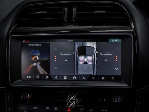 Jaguar F-Pace 3.0 F-PACE V6 S AWD D Auto 4WD 5dr 39
