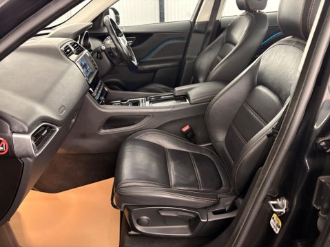 Jaguar F-Pace 2.0 D180 Prestige SUV 5dr Diesel Auto AWD Euro 6 (s/s) (180 ps) 5