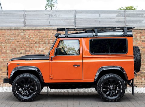 Land Rover Defender 90 Adventure Edition 2
