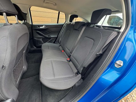 Ford Focus 1.0 Focus Titanium 5dr 38