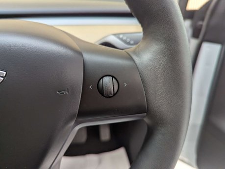 Tesla Model Y ModeL Y Long Range AWD 4WD 5dr 73