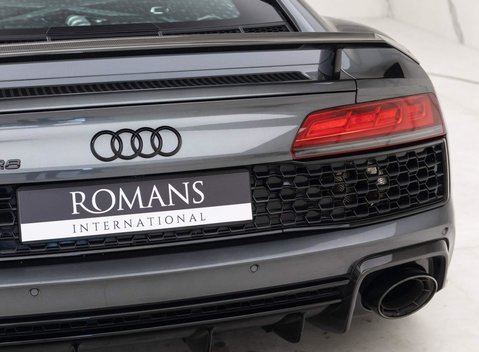 Audi R8 V10 Performance Carbon Black 21