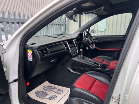 Porsche Macan 2.0T SUV 5dr Petrol PDK 4WD Euro 6 (s/s) (237 ps) 19