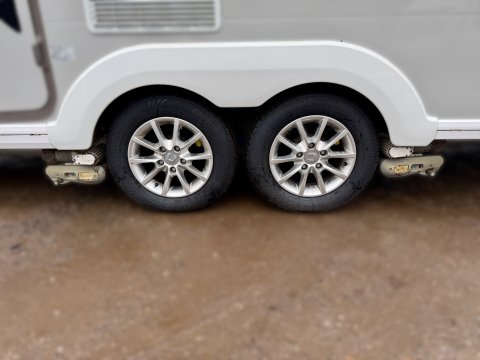 Coachman Laser 650 6