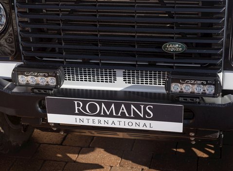 Land Rover Defender 90 Bowler Edition 23