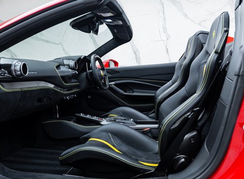 Ferrari F8 Spider 28