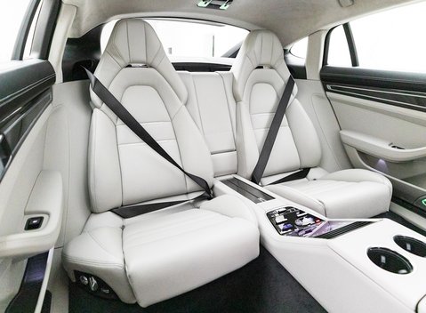 Porsche Panamera Turbo S E-Hybrid Executive 12