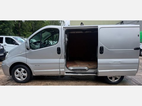 Renault Trafic 2.0 dCi SL27 Sport Panel Van 3dr Diesel Manual L1 H1 (198 g/km, 115 bhp) 10