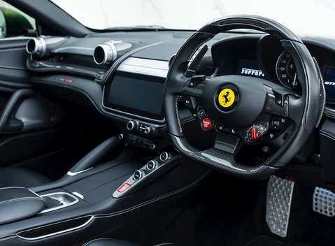 Ferrari GTC4 Lusso V12 8