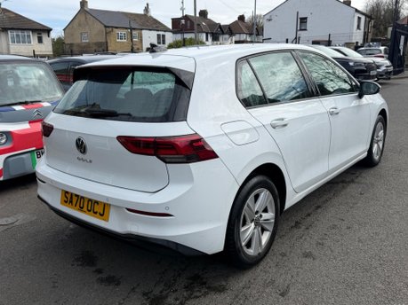 Volkswagen Golf LIFE TSI 9