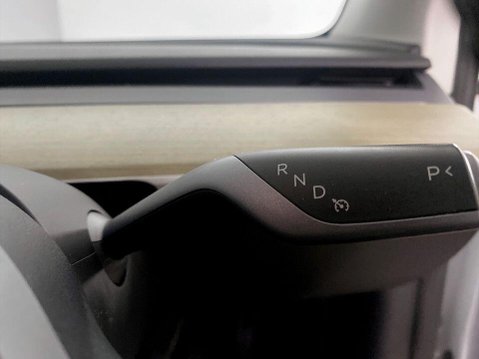 Tesla Model Y SUV 5dr Electric Auto RWD (346 ps) 16