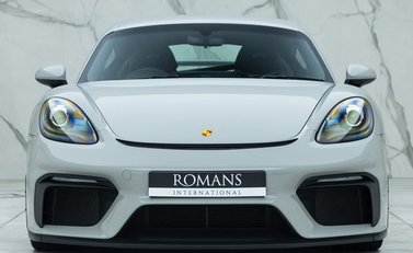 Porsche Cayman GT4 (718) 23