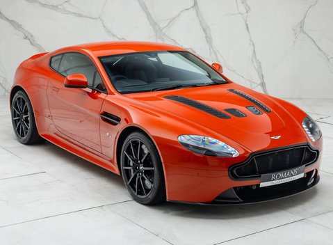 Aston Martin V12 Vantage S 11