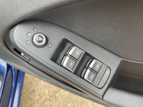 Audi A4 2.0 TDI SE Technik Multitronic Euro 5 (s/s) 4dr 32