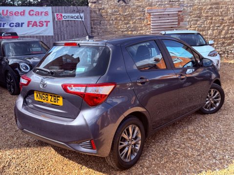 Toyota Yaris 1.5 VVT-i Icon CVT Euro 6 5dr 3
