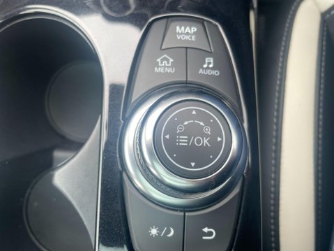 Infiniti Q30 1.5d Sport Euro 6 (s/s) 5dr 29