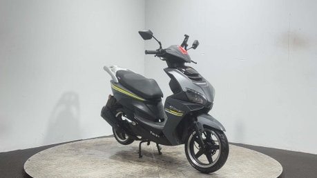 Sinnis Twist 2022 1K 50CC SCOOTER LEARNER BIKE NEW MOT SERVICED 2