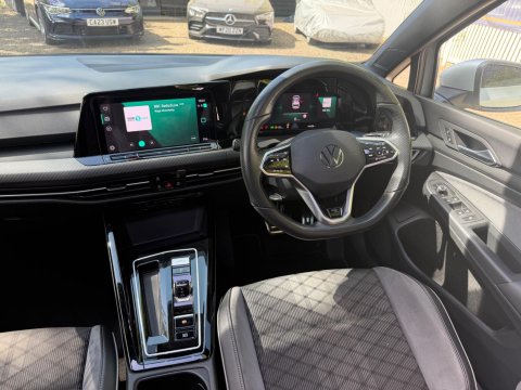 Volkswagen Golf R-LINE ETSI DSG 21