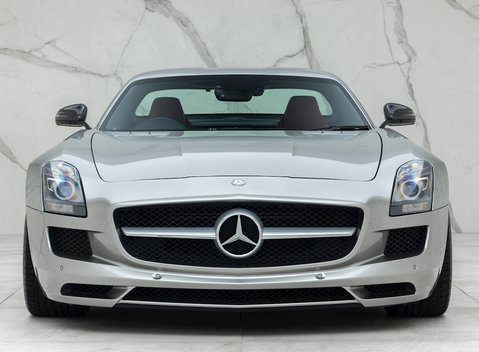 Mercedes-Benz SLS AMG 4