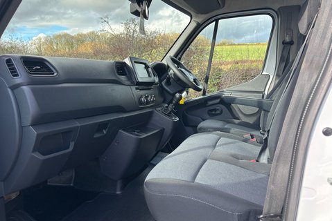 Renault Master ML35TW 130 ps dCi Business Tipper with Air Con / Tow Axle / Sat Nav 14