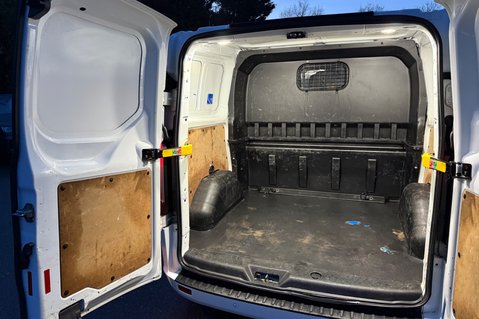 Ford Transit Custom 300 LIMITED DCIV L1 H1 6 SEATER - APPLE CARPLAY -HEATED SEATS/SCREEN 38