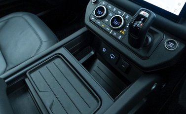Land Rover Defender 90 V8 19
