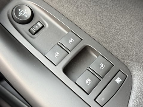 Vauxhall Astra 1.4T 16V 150 Elite Nav 5dr Auto 33