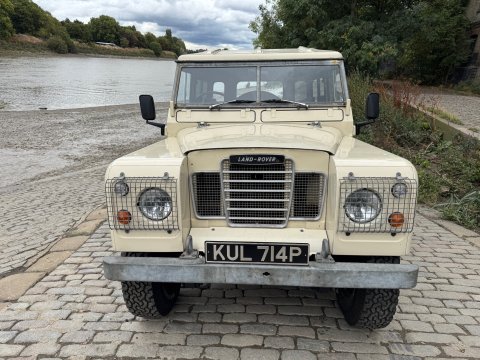 Land Rover 88 Series III SUV 43