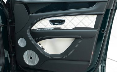 Bentley Bentayga V8 First Edition 22