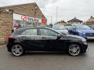 Mercedes-Benz A Class A 220 D AMG LINE EXECUTIVE 8
