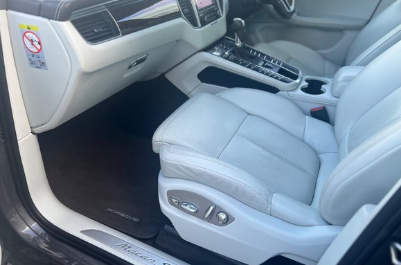 Porsche Macan 3.0 S PDK 4WD AUTO £12000 OF EXTRAS 39