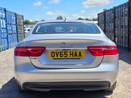 Jaguar XE 2.0d Portfolio Saloon 4dr Diesel Auto Euro 6 (s/s) (163 ps) 9