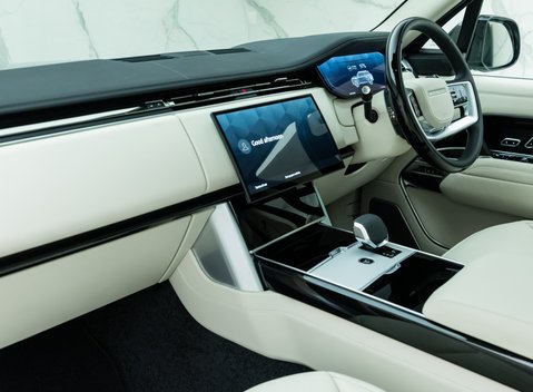 Land Rover Range Rover P550e Autobiography 21