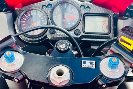 Kawasaki ZX ZX12-R 18