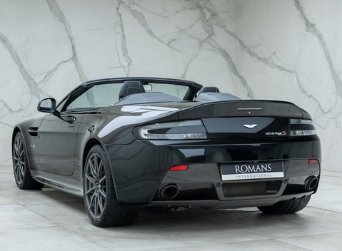 Aston Martin V12 Vantage S Roadster 10